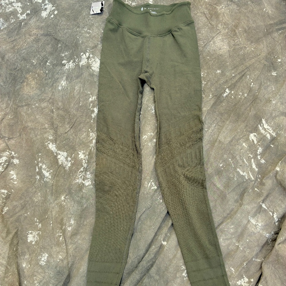 "F P Movement" leggings, M, olive green color, NWT